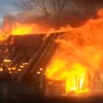 В Вышневолоцком районе сгорела целая деревня. Огнем уничтожены жилые дома и памятник архитектуры