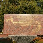 Жители Ржева пожаловались, что во время благоустройства Аллеи  Героев были изуродованы стелы с именами героев Великой Отечественной войны