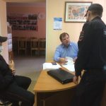 Депутата Законодательного Собрания от КПРФ Артема Гончарова доставили в полицию из-за акции 1 мая