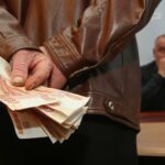 Объём взяток в России равен трети бюджета страны