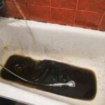 В Ржеве из водопроводного крана забила «нефть». Фотофакт