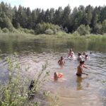 В Калининском районе жителям предложили самостоятельно почистить водоём