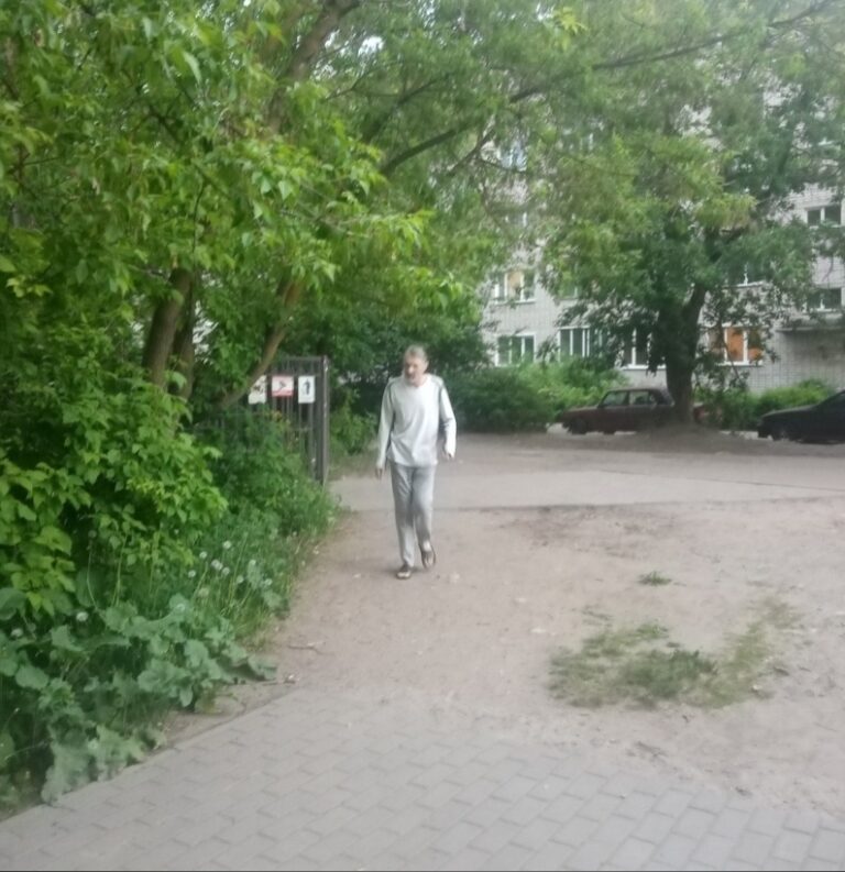 Фото Возле Школы