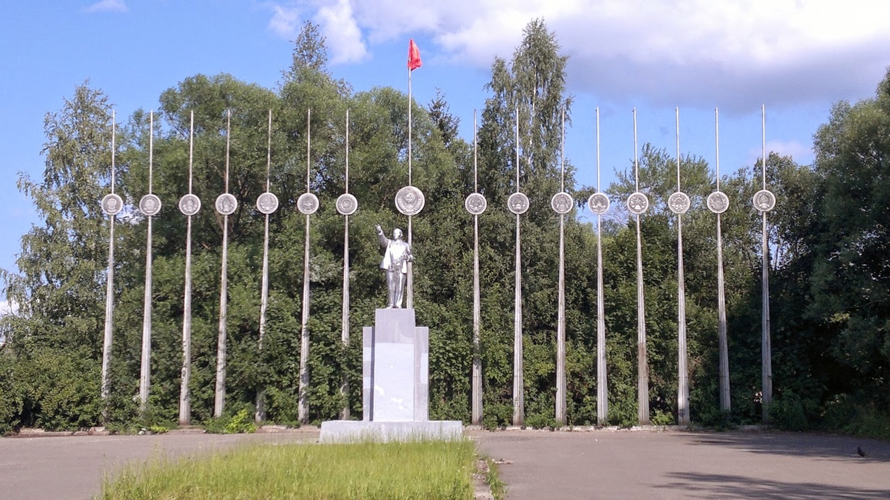 В Удомле обсуждают вопрос о замене памятника Ленину