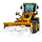 Жители Кимр за свой счет нанимают уборочную технику для расчистки от снега дворов и улиц города