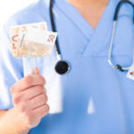 С 1 сентября 2023 года платные медицинские услуги будут оказываться по новым правилам