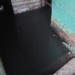 Подвал жилого дома в Вышнем Волочке затопило канализацией