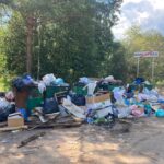 Горы мусора в Максатихе: жители посёлка жалуются, что мусор не вывозится по несколько дней
