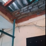 В Ржевской пятиэтажке на жильцов верхних этажей обрушилась капель