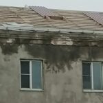 Как живётся в доме без крыши во Ржеве? Люди ищут съёмное жильё и требуют от фонда капремонта восстановить их разрушенные квартиры