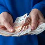 Среднемесячная зарплата россиян превысит 100 тысяч рублей