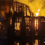 «Огненная ночь» в Кимрах: сгорела похоронная контора и часть жилого дома