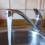 Ржевитяне жалуются, что вынуждены пить воду с кишечной палочкой