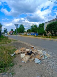 мусор после рынка в Торжке