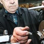 Демографический кризис в РФ может привести к отмене пенсий или повышению пенсионного возраста до 80 лет, — такой неутешительный прогноз дают эксперты Демографический кризис в РФ может привести к отмене пенсий или повышению пенсионного возраста до 80 лет, — такой неутешительный прогноз дают эксперты