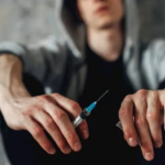 Вместо тюрьмы – в больницу. В России предлагают смягчить наказание за наркопреступления Вместо тюрьмы – в больницу. В России предлагают смягчить наказание за наркопреступления