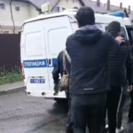 В Тверской области силовики штурмовали цех с нелегальными мигрантами В Тверской области силовики штурмовали цех с нелегальными мигрантами