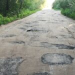 В Калининском округе тормозится решение суда о ремонте «убитой» дороги