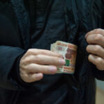 Кладовщик из Твери проиграл зарплату своих коллег и соврал, что его ограбили Кладовщик из Твери проиграл зарплату своих коллег и соврал, что его ограбили