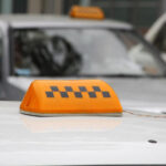 Не только водители, но и ангелы-хранители. Как таксисты спасают тверских стариков от мошенников