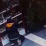 Безработный житель Тверской области совершил преступление из-за любви к сувенирам