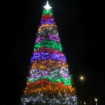 Новый год – круглый год: почему в Бологое не разбирают городскую Ёлку?