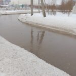 Южный поплыл