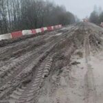 Кто будет ремонтировать дороги после караванов самосвалов? Родители бьют тревогу