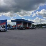 Дефицит топлива носит временный характер. В Правительстве ТО поговорили с автозаправщиками