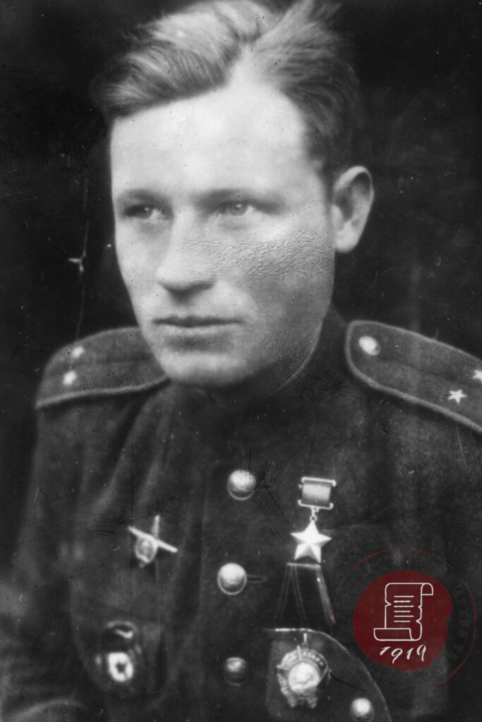 Участник Великой Отечественной войны Герой Советского Союза Н.Я. Рудаков.