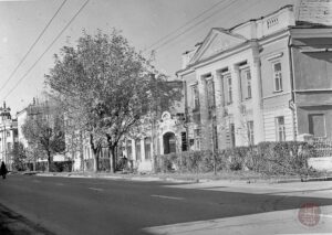 Дома по улице «Правды» (ныне улица Новоторжская). 1987 г. (фотограф В.Д. Максимов) // ГАТО. Ф. Ф-3. Оп. 1. Д. 4278