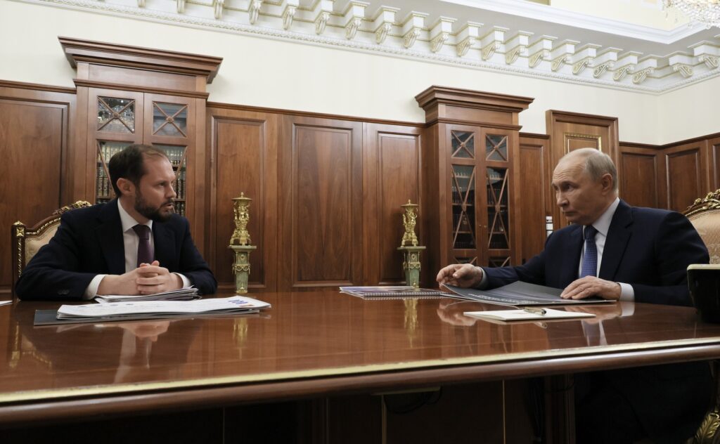 Президент России Владимир Путин провел встречу с врио губернатора Тверской области Виталием Королевым.